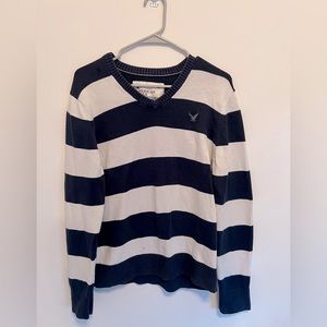 American eagle navy and white stripped sweater😍☺️
